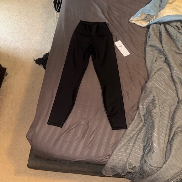 ALO Yoga Black Leggings - Picture 1 of 6
